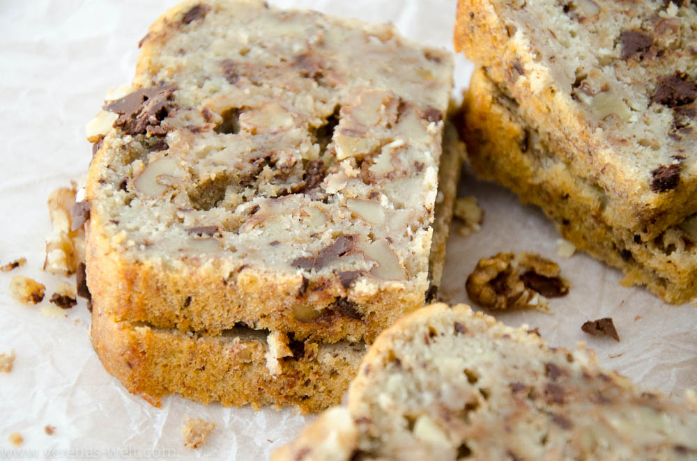 Bananenbrot mit Schokolade und Walnüssen