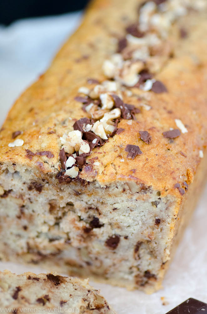 Bananenbrot mit Schokolade und Walnüssen
