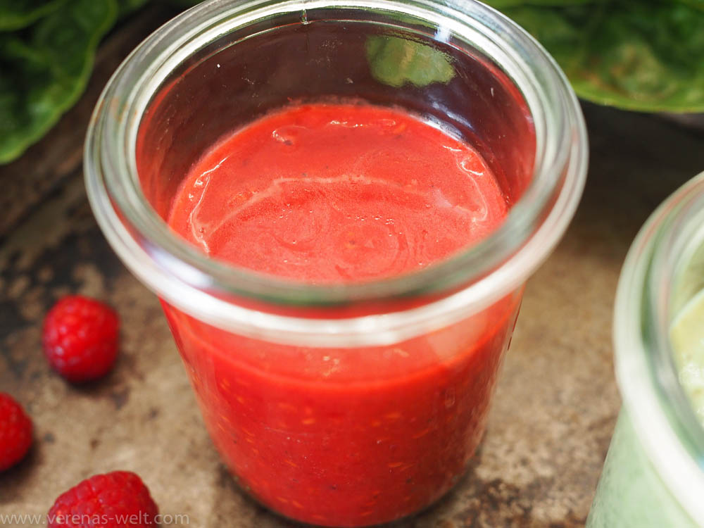 Drei frische schnelle Salatdressings Drei frische schnelle Salatdressings