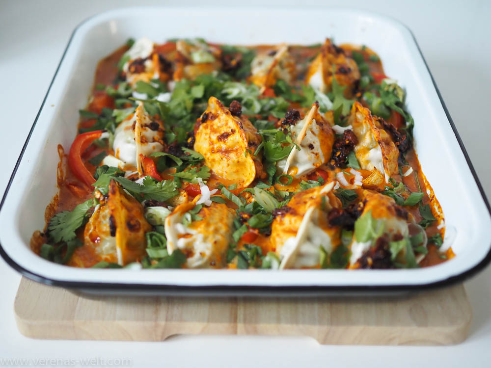 Dumplings in Red Curry-Sauce aus dem Ofen