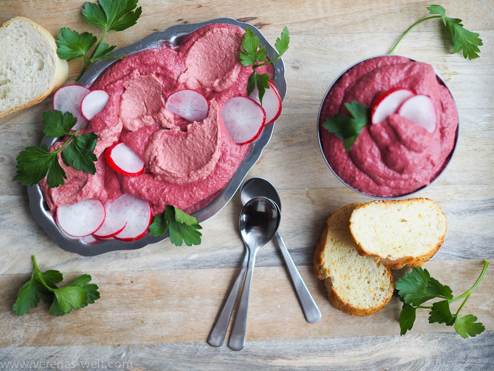 Pink Hummus mit roter Bete