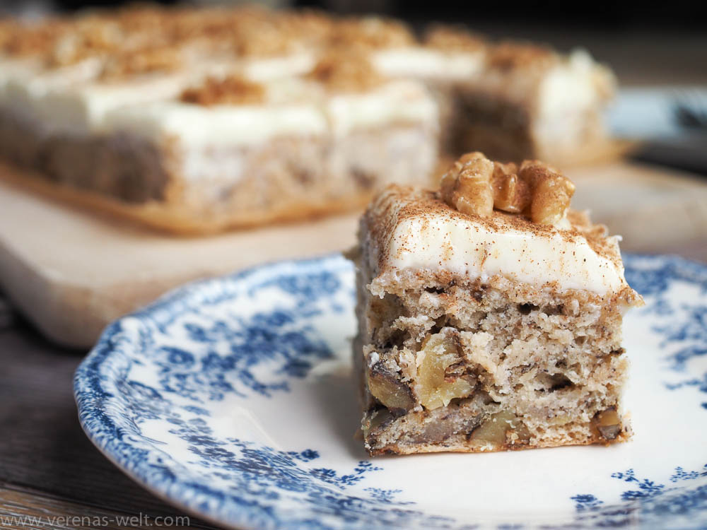 Bananen-Walnuss-Kuchen mit Frischkäse-Frosting